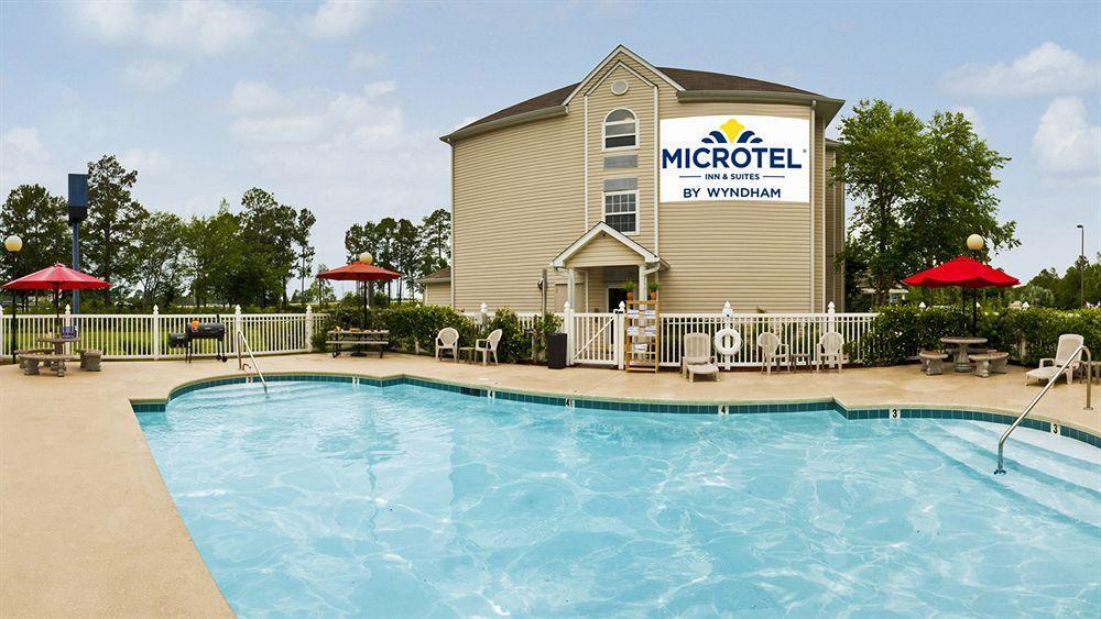 Microtel Inn & Suites By Wyndham Brunswick Exterior foto